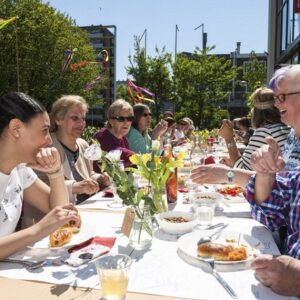 Ruurlo viert de vrijheid met een lunch op het Kerkplein